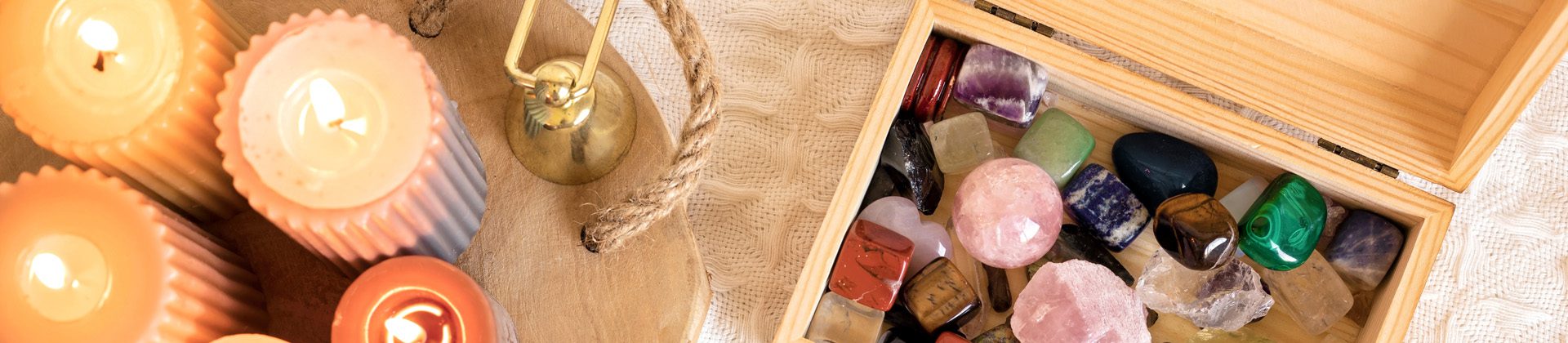 Boites avec différents cristaux